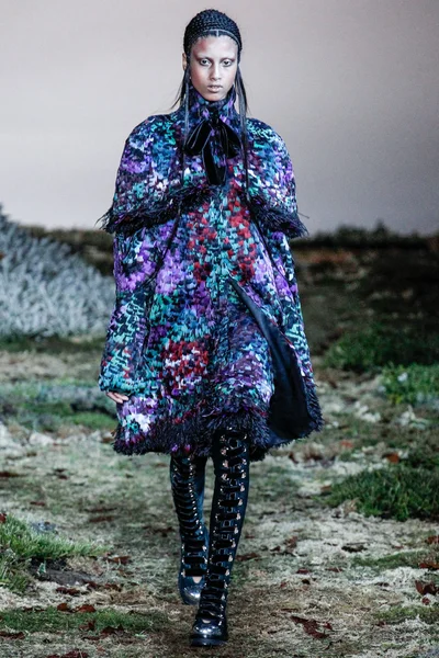 Look 24
